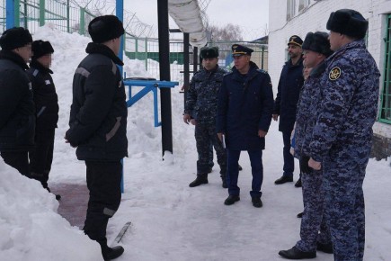 Новосибирский прокурор по надзору за соблюдением законов в исправительных учреждениях Николай Земеров совместно с Уполномоченным по правам человека в Новосибирской области Еленой Зерняевой провел совместный выезд в ФКУ...