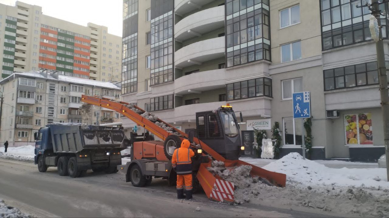 За сутки вывезено более 26 тысяч кубометров снега За сутки вывезено более 26 тысяч кубометров снега