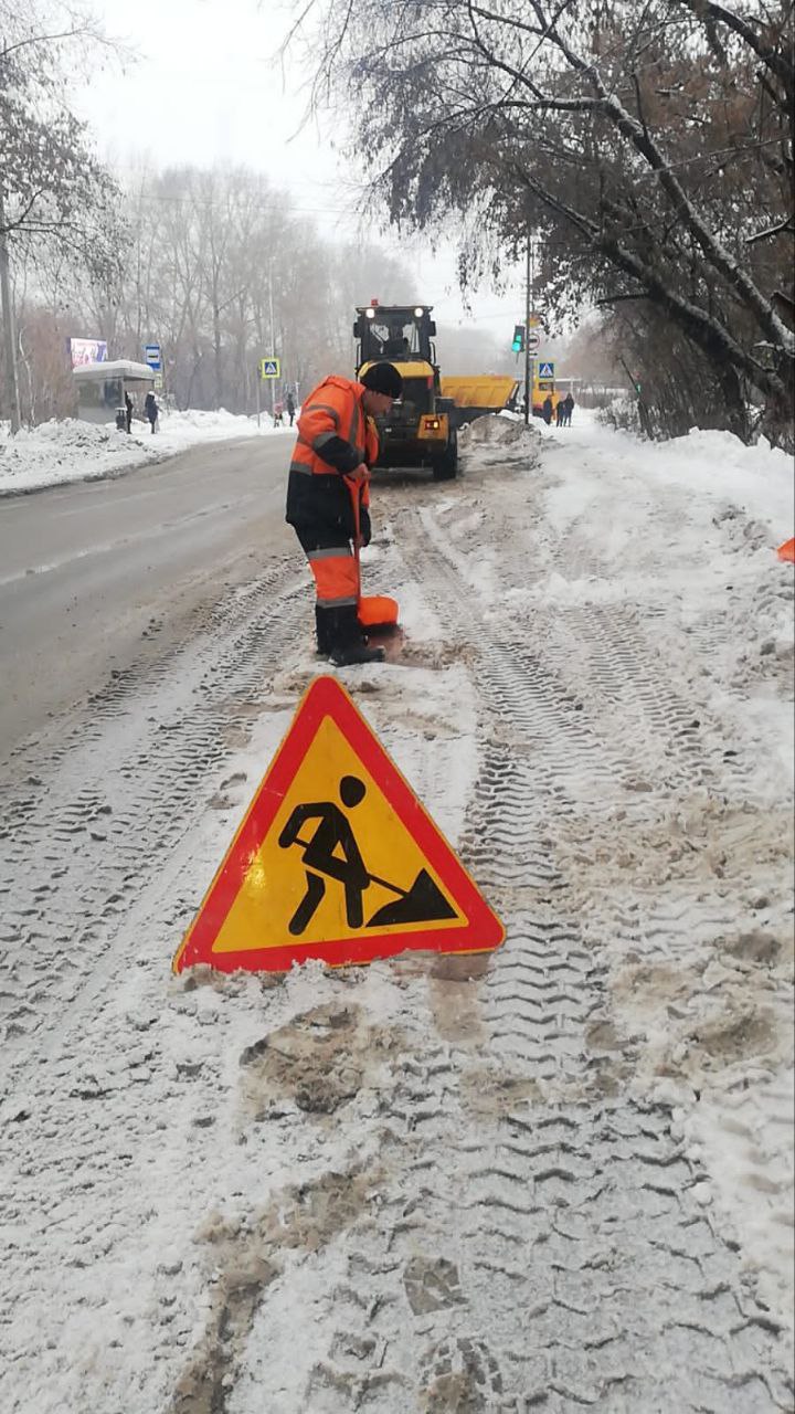 За сутки вывезено более 26 тысяч кубометров снега За сутки вывезено более 26 тысяч кубометров снега