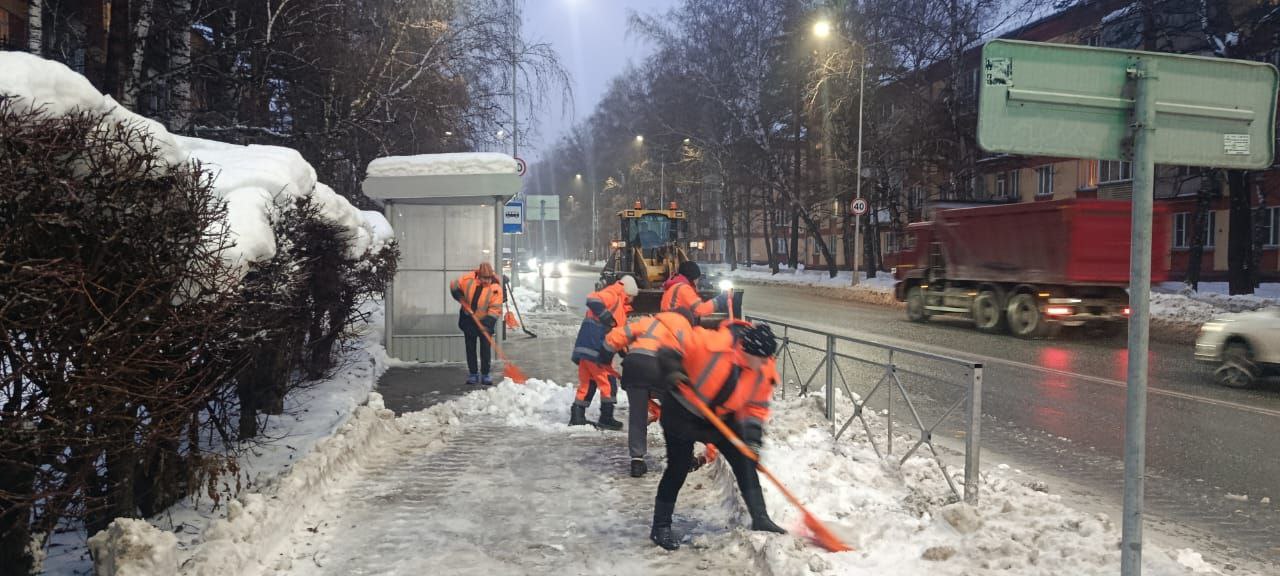 За сутки вывезено более 26 тысяч кубометров снега За сутки вывезено более 26 тысяч кубометров снега