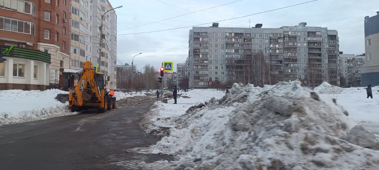 За сутки вывезено более 26 тысяч кубометров снега За сутки вывезено более 26 тысяч кубометров снега