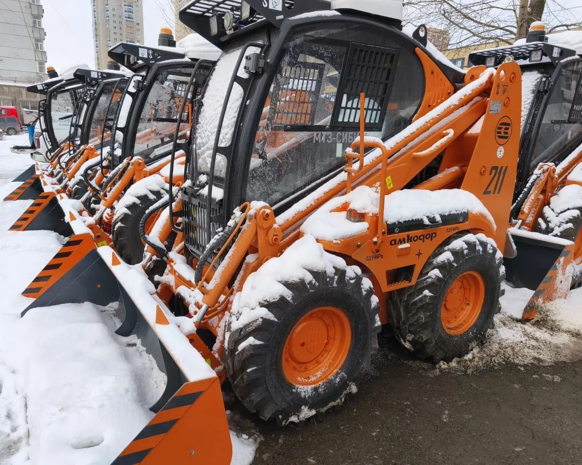 Парк дорожной техники пополняется в Новосибирске Парк дорожной техники пополняется в Новосибирске