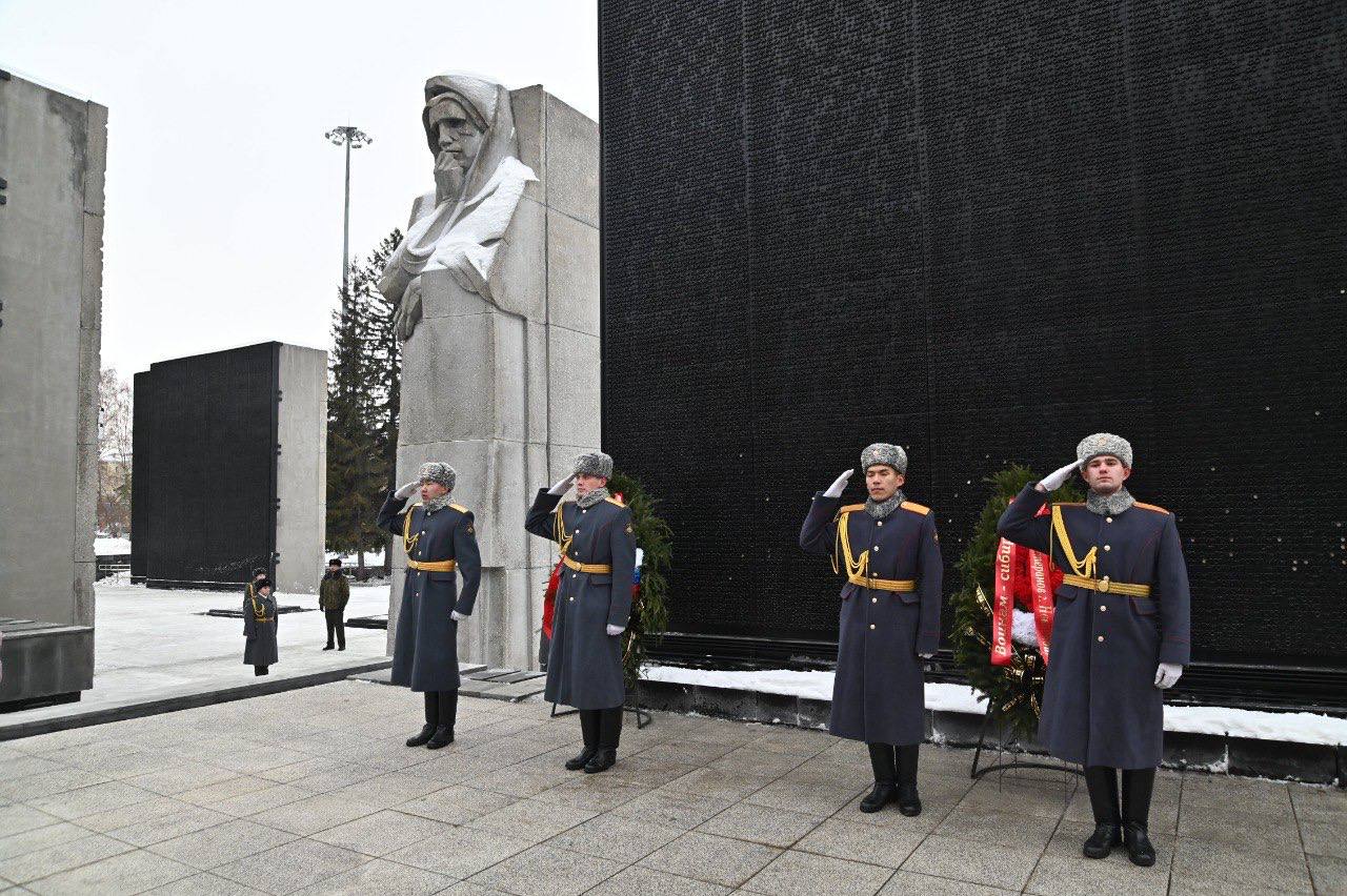 В Новосибирске почтили память погибших воинов В Новосибирске почтили память погибших воинов
