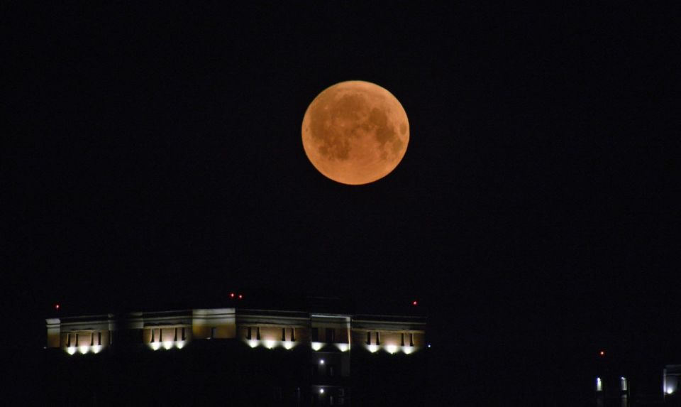 Луна закроет Плеяды: редкое явление увидят сибиряки в Новый год