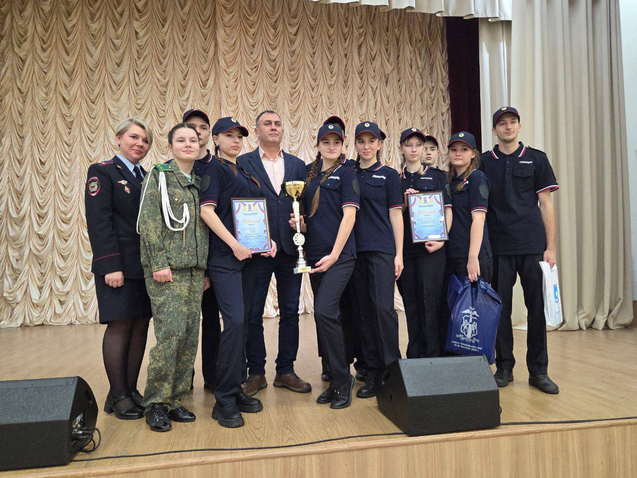 ГУ МВД России по Новосибирской области проведён конкурс на «Лучший класс правоохранительной направленности» ГУ МВД России по Новосибирской области проведён конкурс на «Лучший класс правоохранительной направленности»