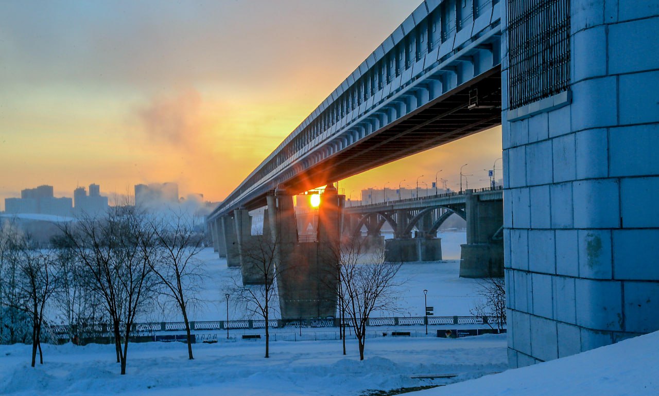 Почему нельзя сделать окна по всему метромосту: ответ начальника подземки
