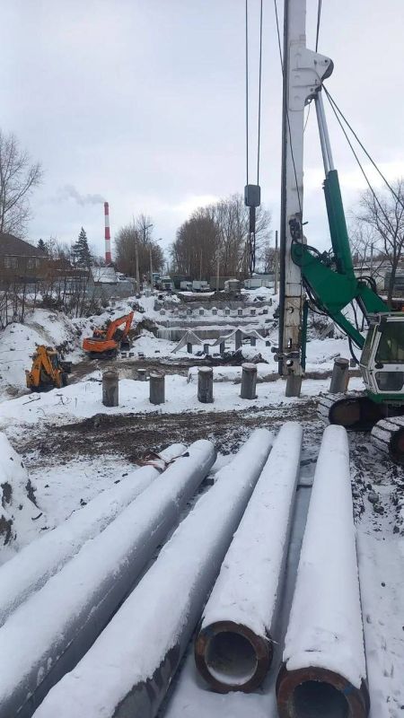 Мэр Кудрявцев показал погружение свай для нового моста на Петухова