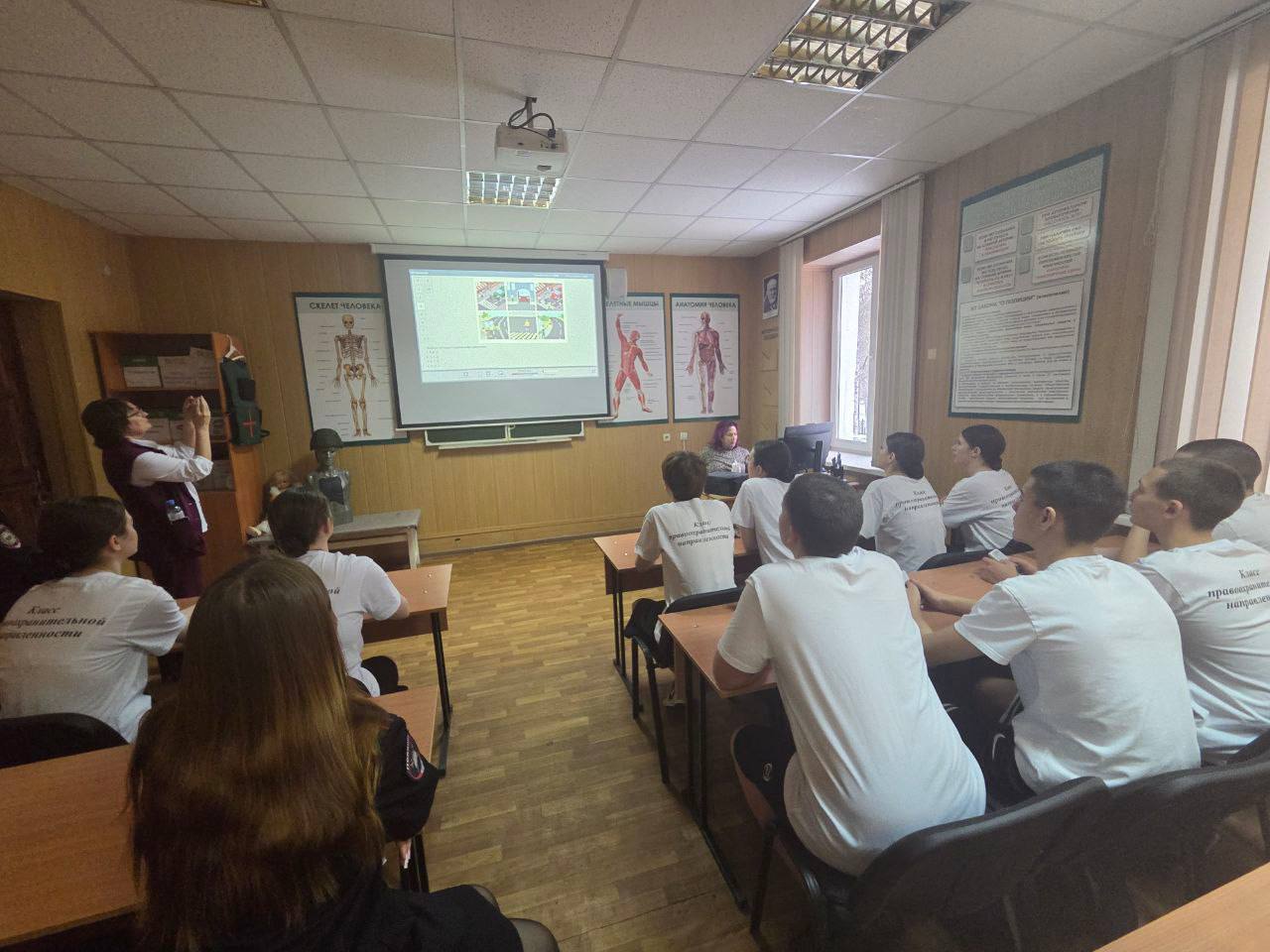 ГУ МВД России по Новосибирской области проведён конкурс на «Лучший класс правоохранительной направленности» ГУ МВД России по Новосибирской области проведён конкурс на «Лучший класс правоохранительной направленности»