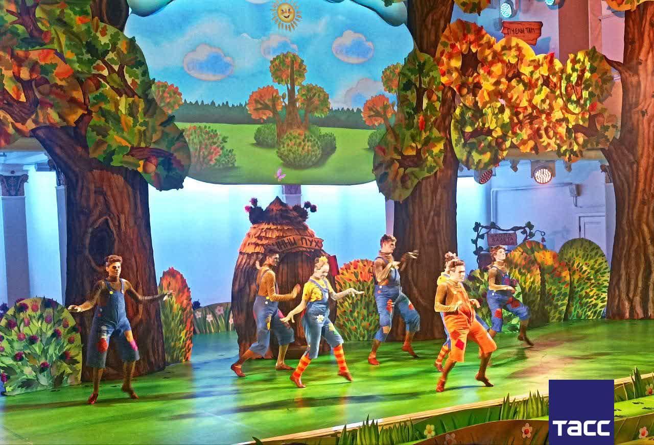 Новосибирский театр оперы и балета показал премьеру семейного балета по мотивам повести Алана Милна "Винни Пух и все-все-все" Новосибирский театр оперы и балета показал премьеру семейного балета по мотивам повести Алана Милна "Винни Пух и все-все-все"