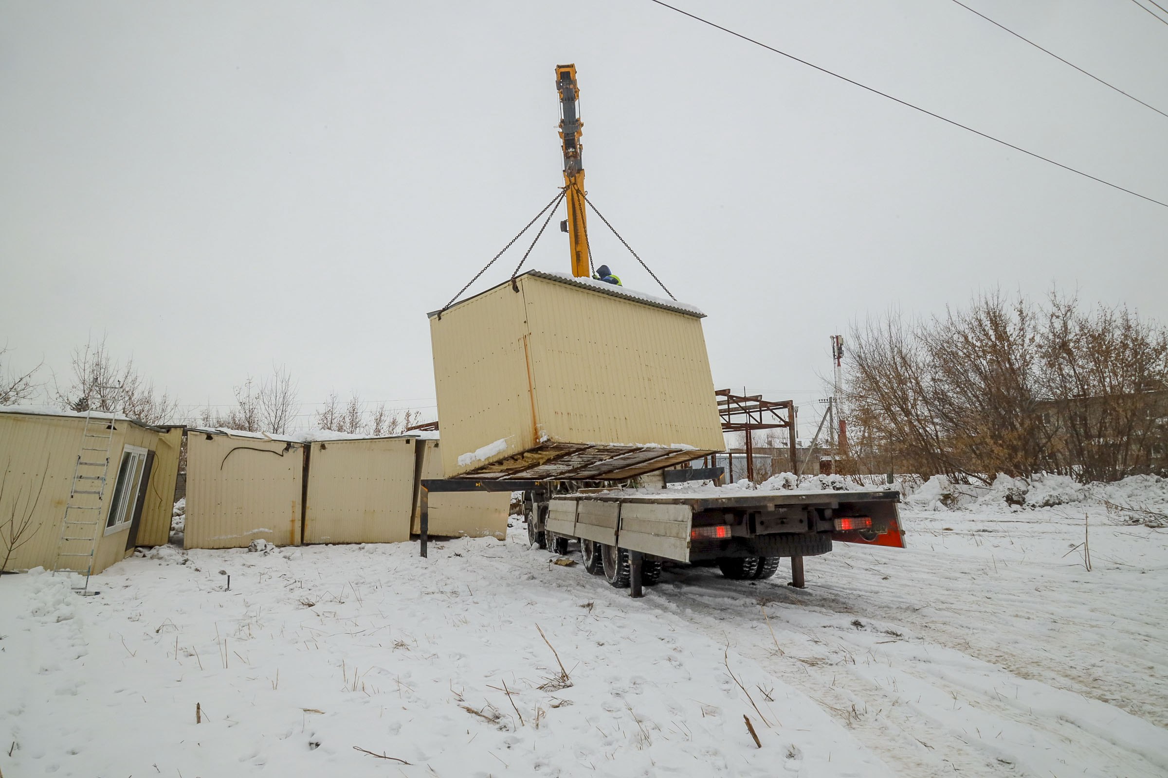 20 киосков с ритуальными принадлежностями демонтировали на Клещихинском кладбище 20 киосков с ритуальными принадлежностями демонтировали на Клещихинском кладбище