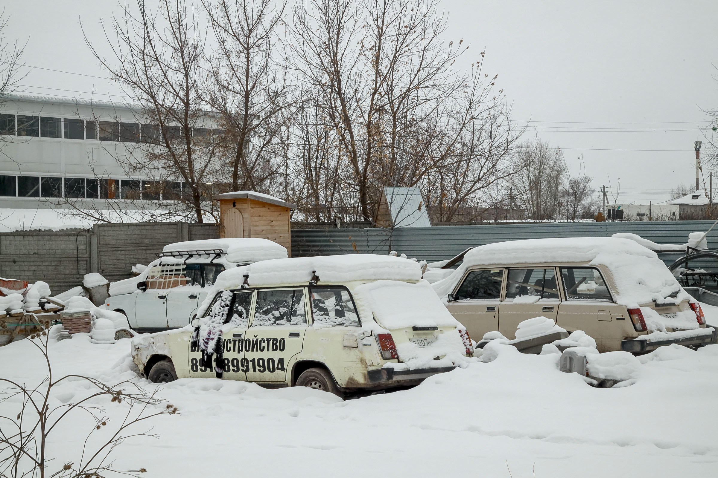 20 киосков с ритуальными принадлежностями демонтировали на Клещихинском кладбище 20 киосков с ритуальными принадлежностями демонтировали на Клещихинском кладбище