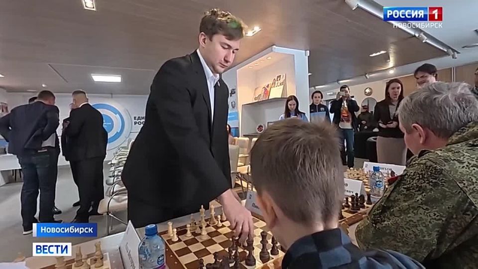 Шахматный клуб. Известный гроссмейстер Сергей Карякин открыл в Новосибирске свой шахматный клуб Шахматный клуб станет одной из главных площадок для развития интеллектуального спорта в регионе