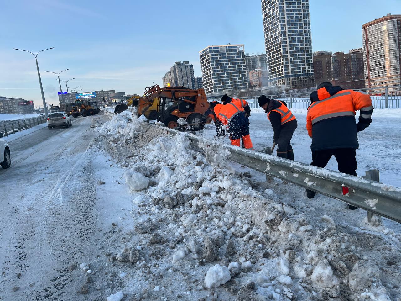 За трое суток вывезено более 65 тысяч кубометров снега За трое суток вывезено более 65 тысяч кубометров снега