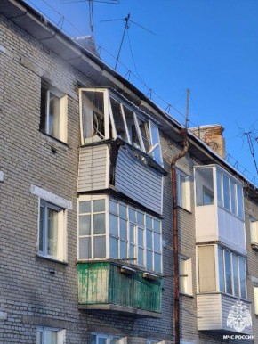 Хлопок газа произошел в многоквартирном доме в Барабинске (Новосибирская область), сообщает ГУ МЧС региона