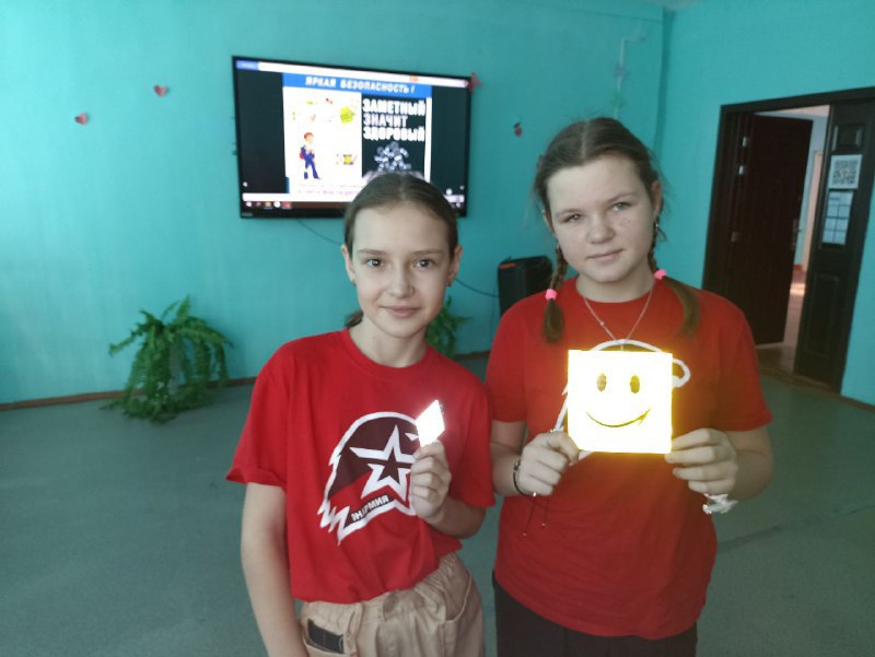 День дорожной безопасности в Новосибирском районе: Сотрудники Госавтоинспекции провели профилактические мероприятия со школьниками в средней школе №11 Шиловского гарнизона День дорожной безопасности в Новосибирском районе: Сотрудники Госавтоинспекции провели профилактические мероприятия со школьниками в средней школе №11 Шиловского гарнизона