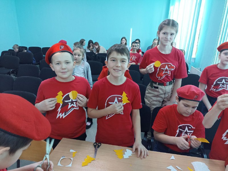 День дорожной безопасности в Новосибирском районе: Сотрудники Госавтоинспекции провели профилактические мероприятия со школьниками в средней школе №11 Шиловского гарнизона День дорожной безопасности в Новосибирском районе: Сотрудники Госавтоинспекции провели профилактические мероприятия со школьниками в средней школе №11 Шиловского гарнизона