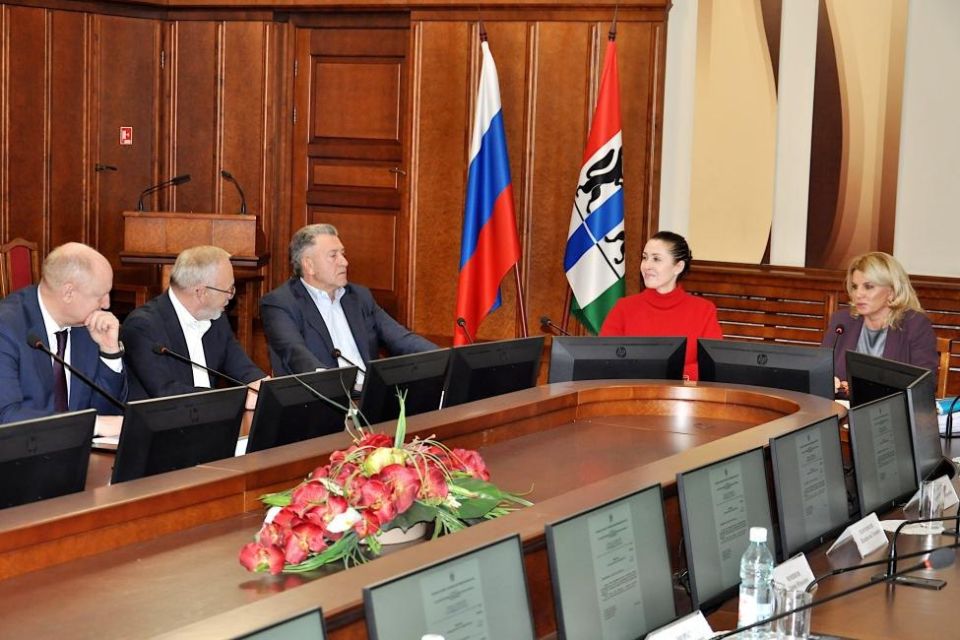 Поиск внутренних резервов. 206 поправок в региональный бюджет на предстоящие три года рассмотрел сегодня комитет Законодательного Собрания Новосибирской области по бюджетной, финансово-экономической политике и собственности