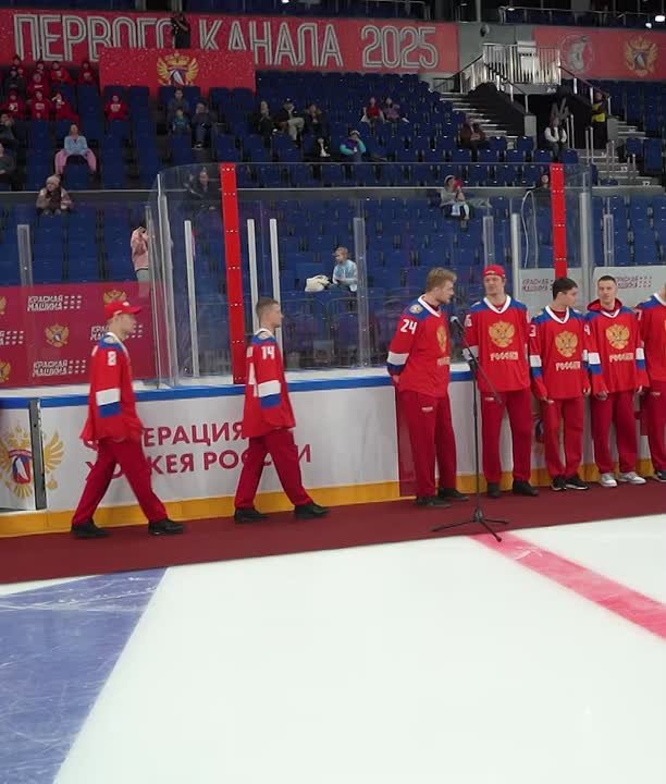 Кубок Первого канала стартовал со следж-хоккея на санях в Новосибирске