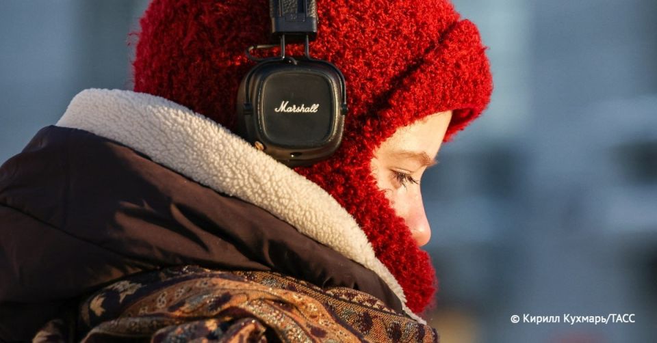 В Новосибирской области из-за экстремально низкой температуры воздуха (до - 35 градусов) частично приостановлен подвоз детей к школам в десяти районах, сообщили в Территориальном управлении автомобильных дорог региона
