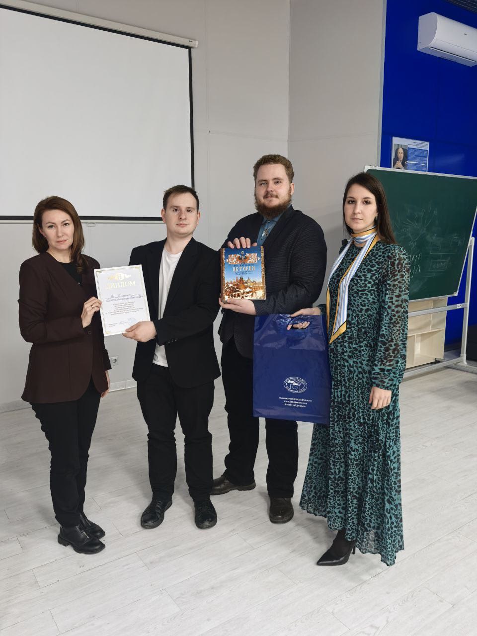 Знание закона – сила поколения: состоялся форум студентов, посвященный Дню Конституции Российской Федерации Знание закона – сила поколения: состоялся форум студентов, посвященный Дню Конституции Российской Федерации