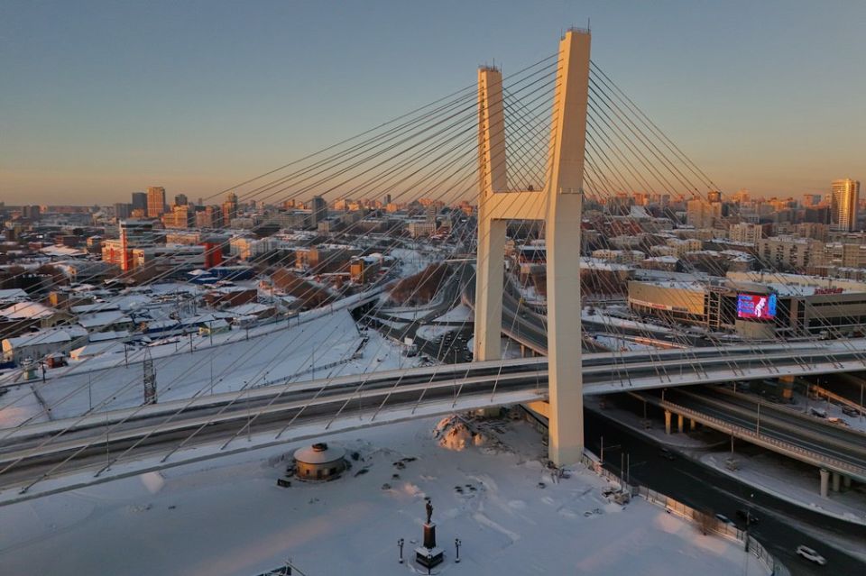 Четвертый мост должны открыть до Нового года — губернатор Травников