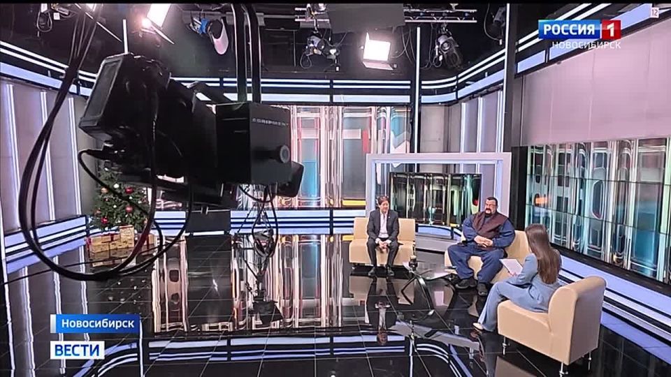 Беляши и пельмени. Известный актёр Стивен Сигал оказался большим поклонником сибирской кухни