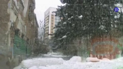 Кто виноват?. Подписчик «Вести Новосибирск» прислал нам в редакцию момент ДТП, снятый автомобильным регистратором его дочери, которая попала в аварию около Городского аэропорта