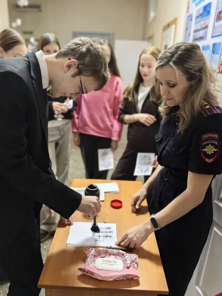 В Экспертно-криминалистическом центре Главного управления МВД России по Новосибирской области прошёл день открытых дверей В Экспертно-криминалистическом центре Главного управления МВД России по Новосибирской области прошёл день открытых дверей