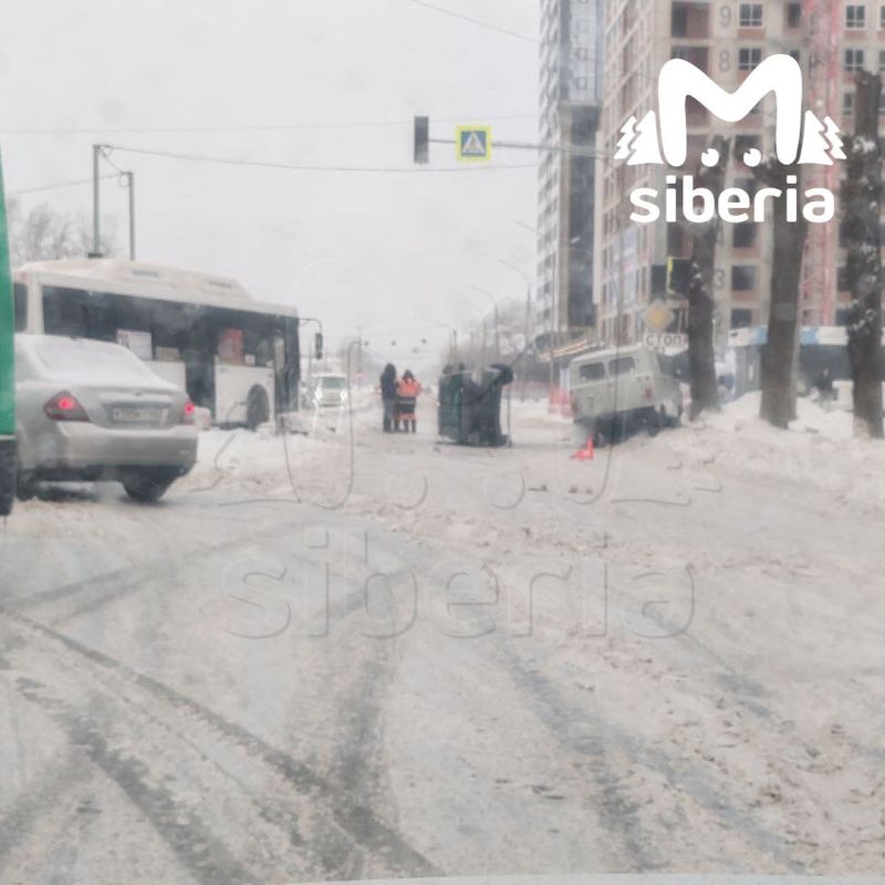 Перевёртыш случился на Титова в Новосибирске