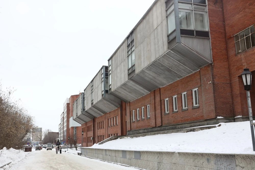 Брутализм в Новосибирске: смотрим на вызывающую эстетику бетона Брутализм в Новосибирске: смотрим на вызывающую эстетику бетона