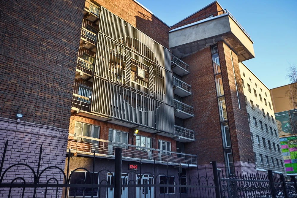 Брутализм в Новосибирске: смотрим на вызывающую эстетику бетона