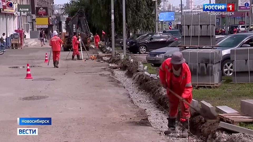 Навели порядок. Полиция Новосибирска разогнала нарушителей правил парковки у кинотеатра «Аврора»