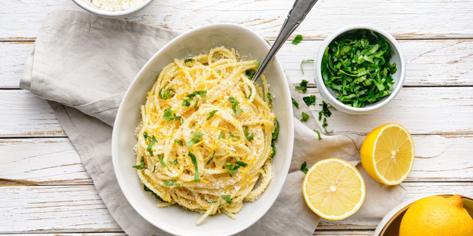 Летнее удовольствие: паста с лимоном и пармезаном, которая поднимет настроение