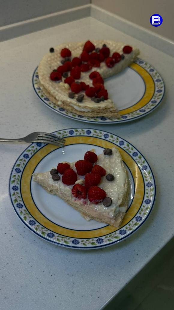 ПП-Наполеон от Бейби Тери. 24-летняя модель из Новосибирска Виктория Кузнецова, более известная под псевдонимом Бейби Тери, поделилась рецептом новогоднего торта «Наполеон» без вреда для фигуры! Девушка КМС и вице-чемпионка...