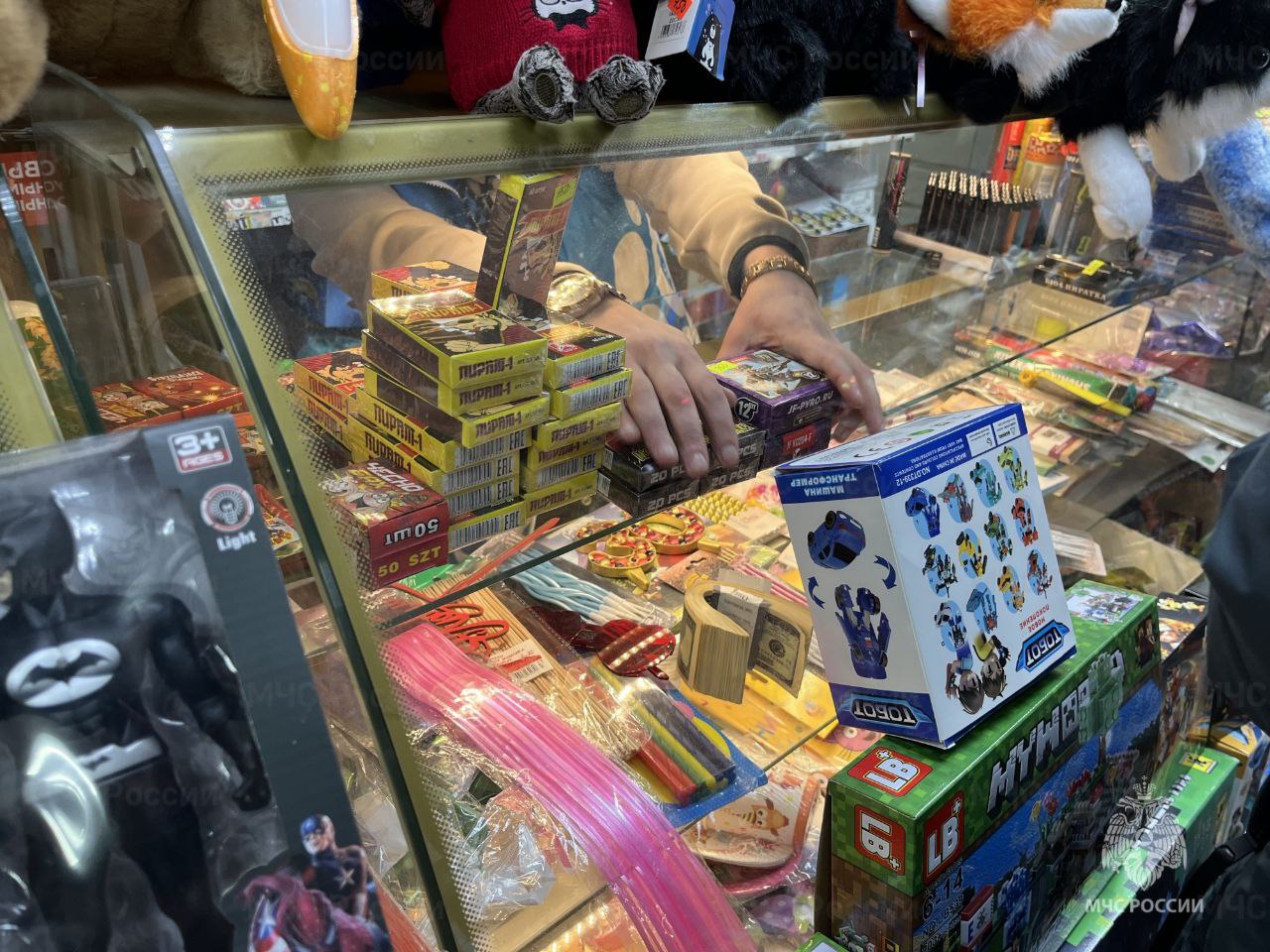 Безопасный Новый год: контроль за пиротехникой Безопасный Новый год: контроль за пиротехникой