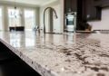 Гранитные поверхности: как вернуть утраченный блеск и избежать дорогостоящей замены