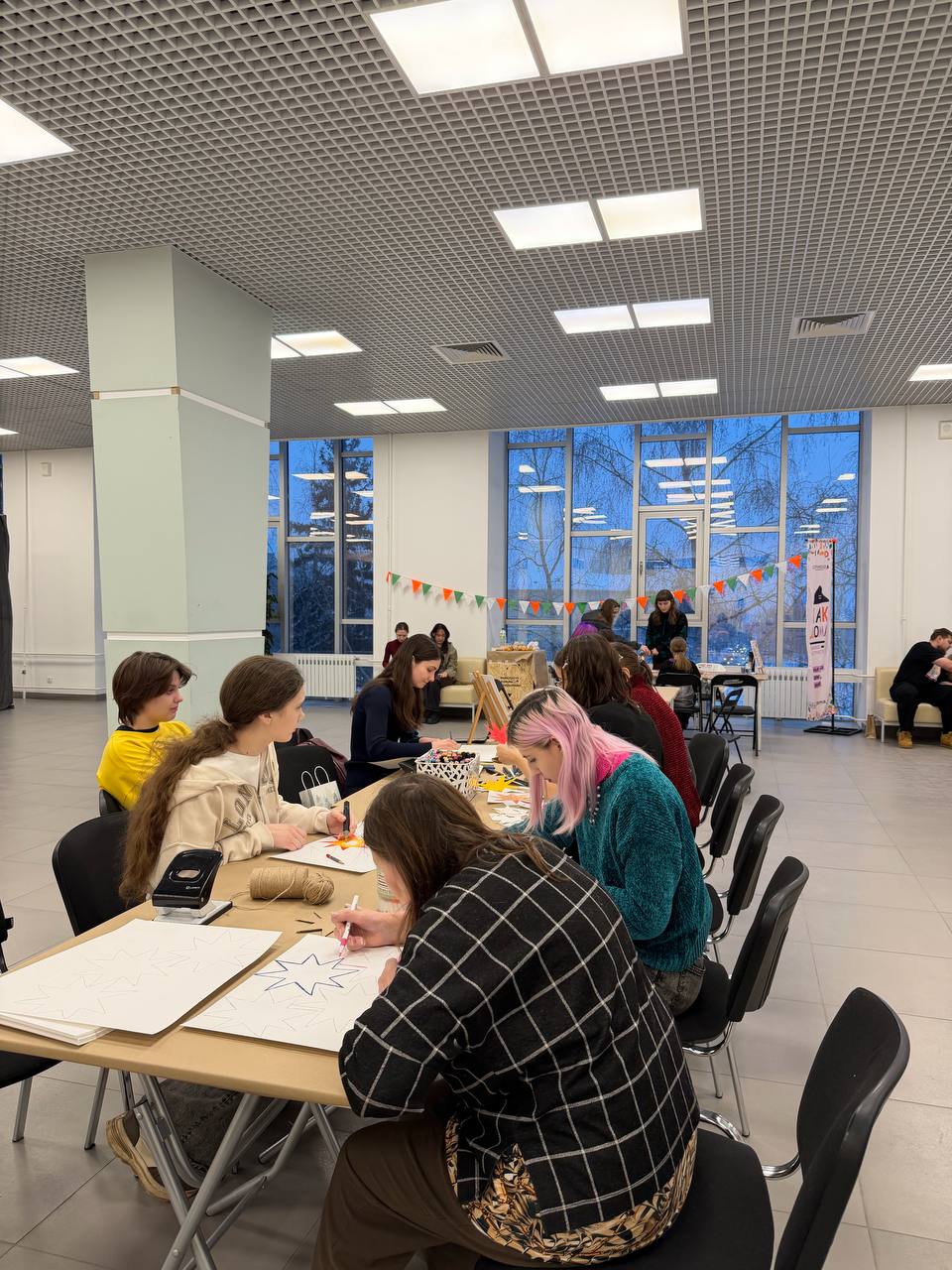 Максим Кудрявцев: Сегодня на площади Пименова в ГПНТБ состоялся новогодний фестиваль подарков «Ёлка-маркет» Максим Кудрявцев: Сегодня на площади Пименова в ГПНТБ состоялся новогодний фестиваль подарков «Ёлка-маркет»