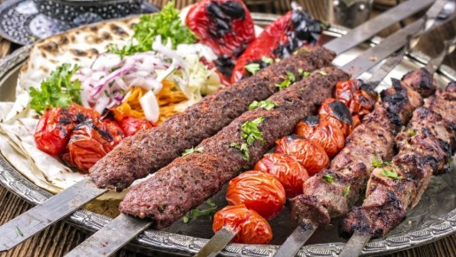 Колбаски из восточной сказки: с этим рецептом люля-кебабы никогда не развалятся