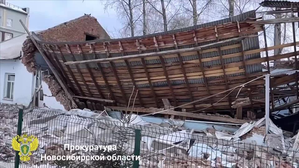 Прокуратурой Колыванского района Новосибирской области проводится проверка по факту обрушения аварийного здания спортивной школы