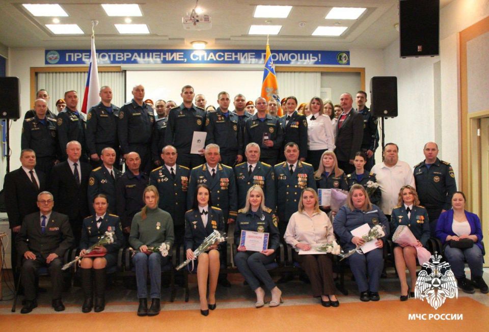 Спасатели новосибирского гарнизона отметили свой профессиональный праздник