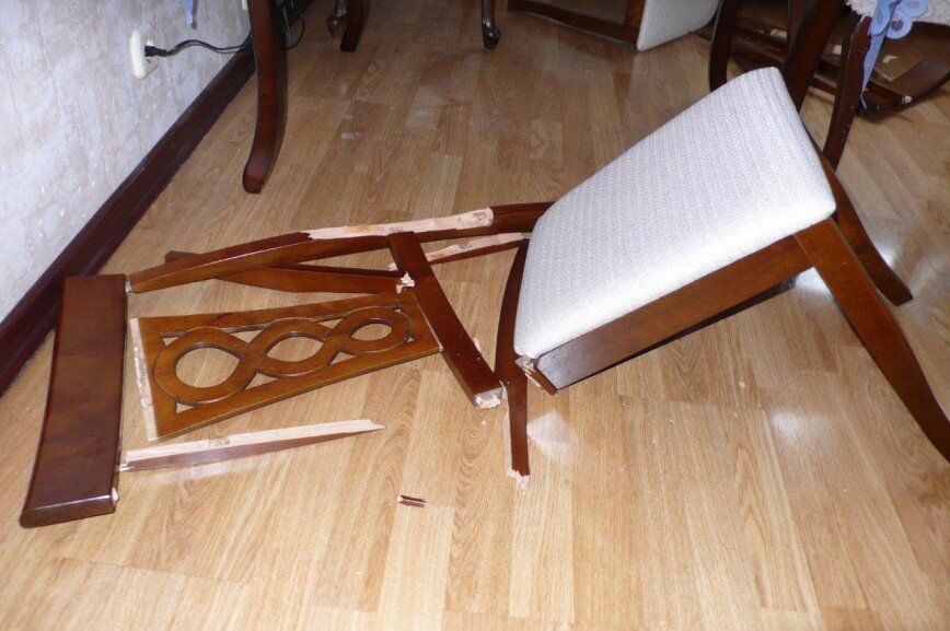 Что делать, если стул внезапно отказал: советы по ремонту