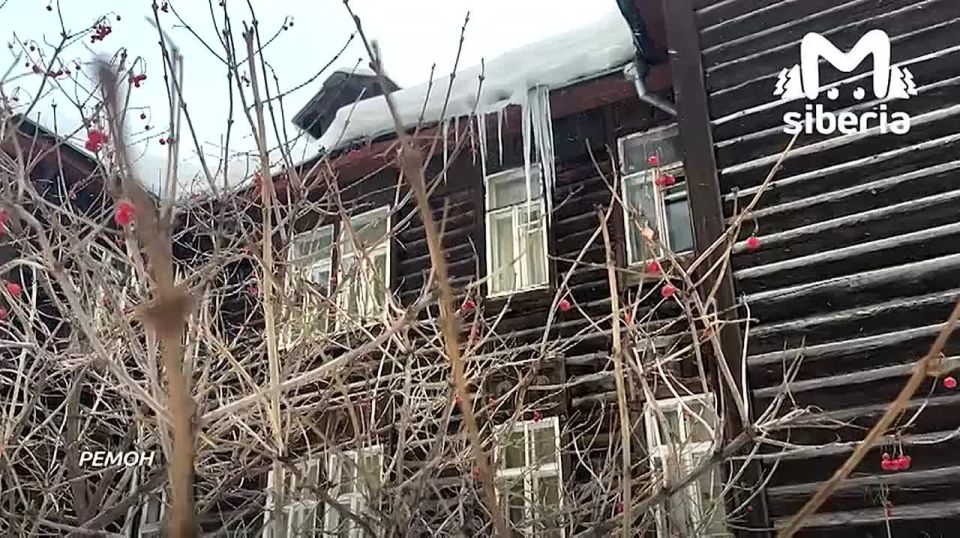 Мэрия второй год не может потратить 15 млн на спасение дома-памятника в Новосибирске