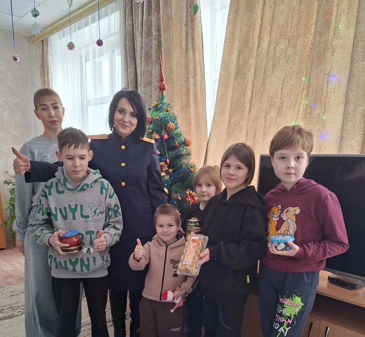 Сотрудники Черепановского межрайонного следственного отдела СУ СК России по Новосибирской области посетили воспитанников подшефного МКУ "Центр содействия по семейному устройству детей - сирот и детей оставшихся без попечения...