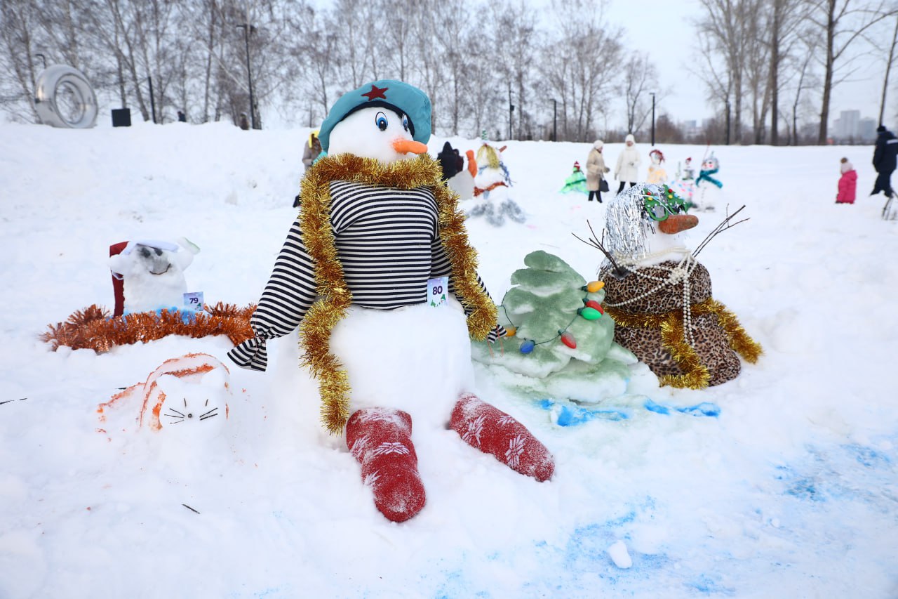 Новосибирцы слепили десятки снежных баб: рассматриваем самые весёлые фигуры Новосибирцы слепили десятки снежных баб: рассматриваем самые весёлые фигуры