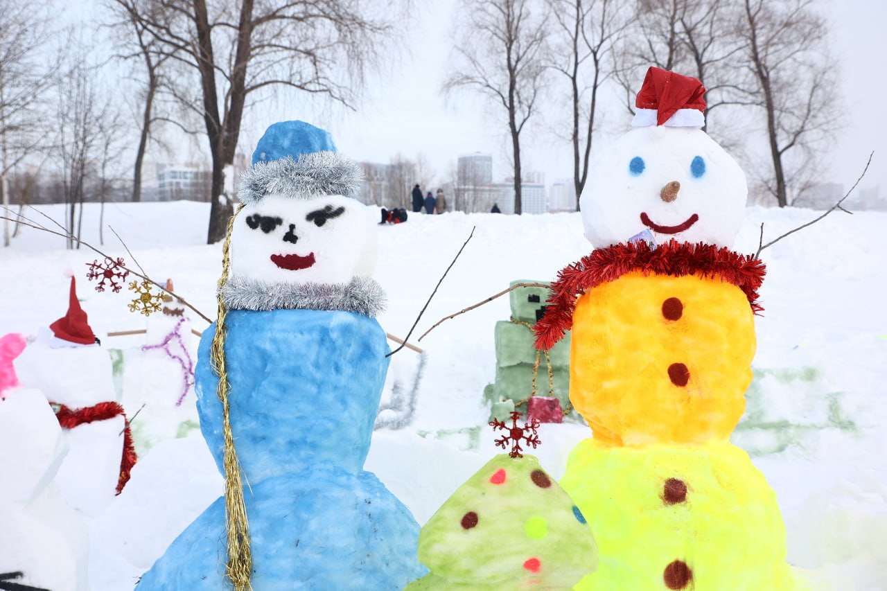 Новосибирцы слепили десятки снежных баб: рассматриваем самые весёлые фигуры Новосибирцы слепили десятки снежных баб: рассматриваем самые весёлые фигуры