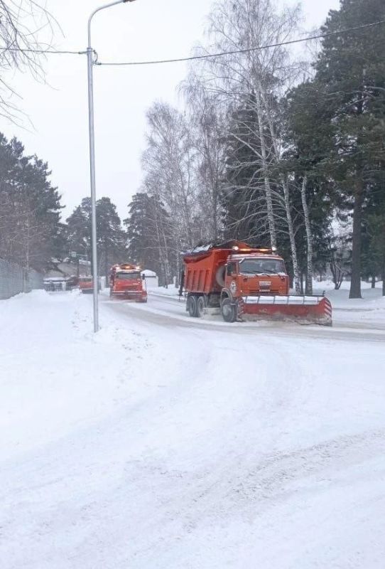 3 000 самосвалов снега вывезли с магистралей и улиц города за сутки