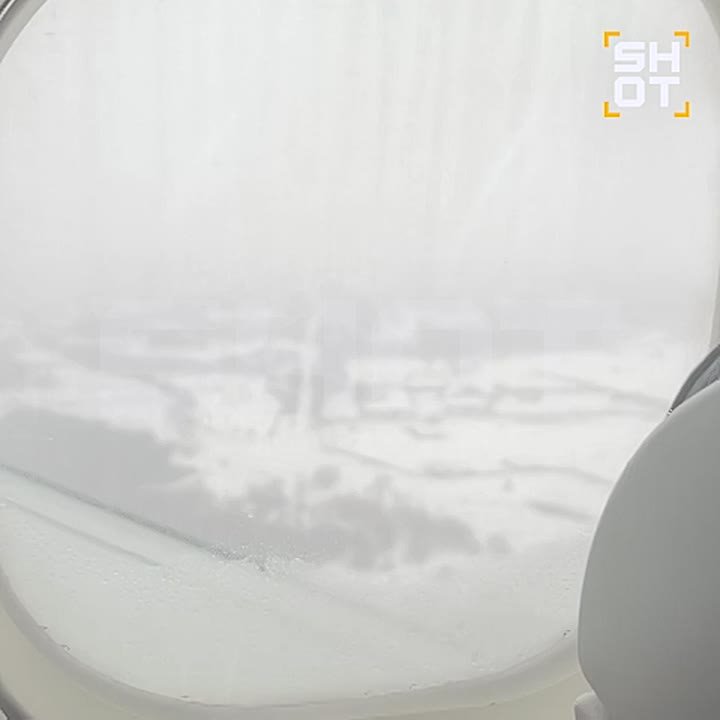 Самолёт пять раз пытался приземлиться в Новосибирске, но не смог этого сделать из-за штормового ветра