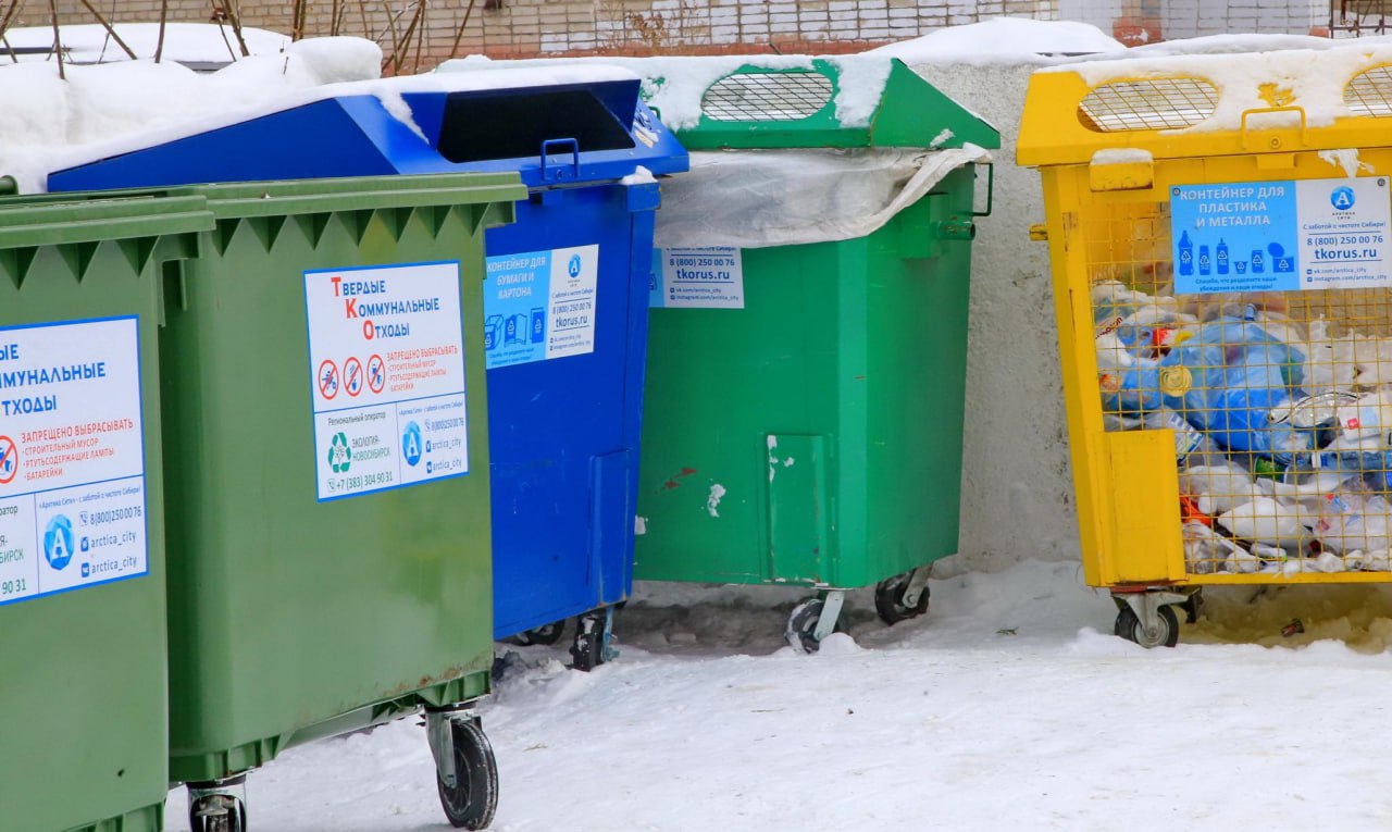 Районные администрации помогают очищать проезды для мусоровозов в Новосибирске