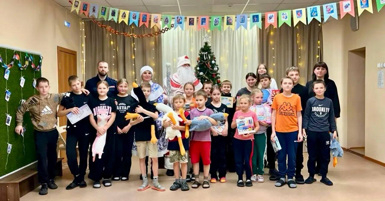 В Новосибирске продолжается акция «Полицейский Дед Мороз»