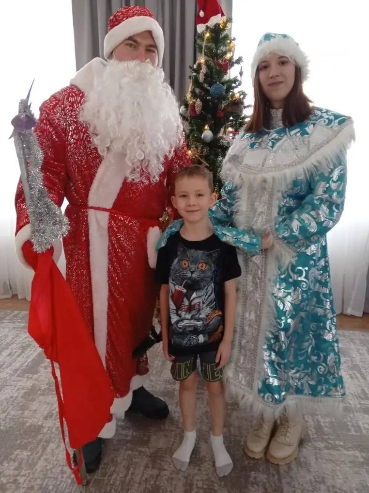 В Новосибирске сотрудники полиции присоединились к Всероссийской акции «Полицейский Дед Мороз» В Новосибирске сотрудники полиции присоединились к Всероссийской акции «Полицейский Дед Мороз»